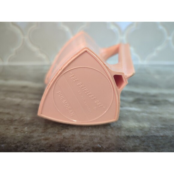 Vintage MCM Retro The Dripless One Pink Plastic Creamer Pitcher Lid Pulmosan - Picture 6 of 8